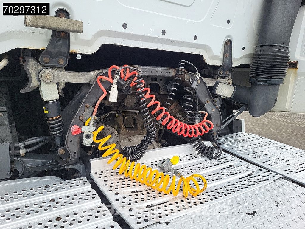 Mercedes Actros 1942 4X2 BigSpace 2x Tanks