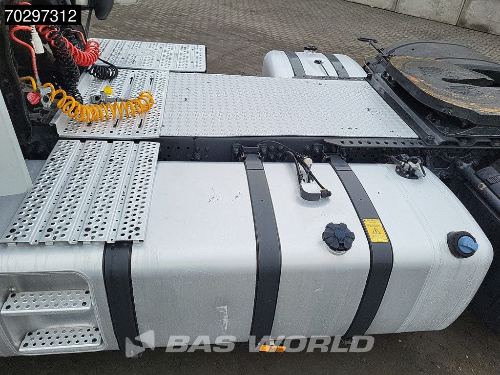 Mercedes Actros 1942 4X2 BigSpace 2x Tanks