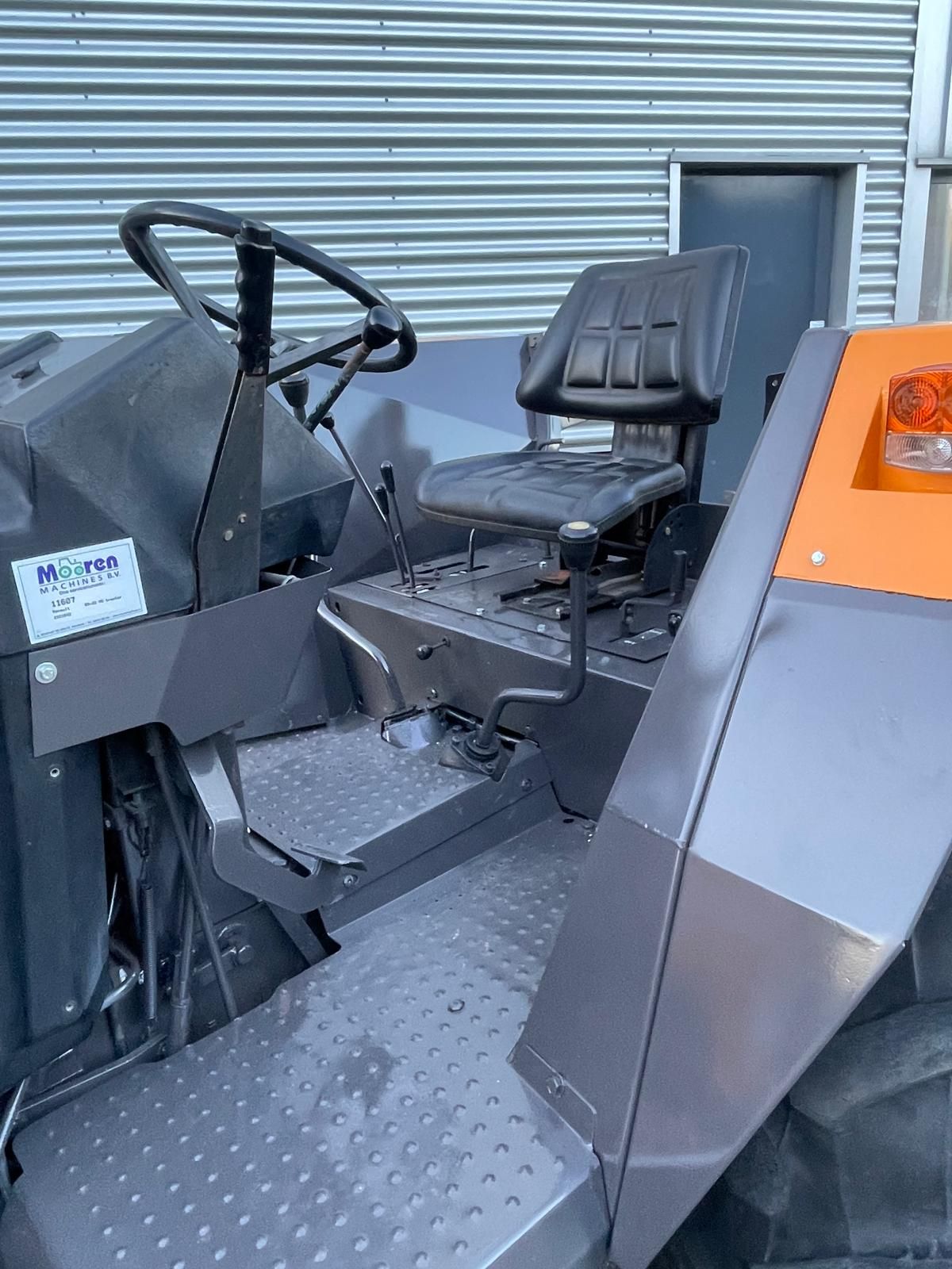 Renault 65-32 ME tractor