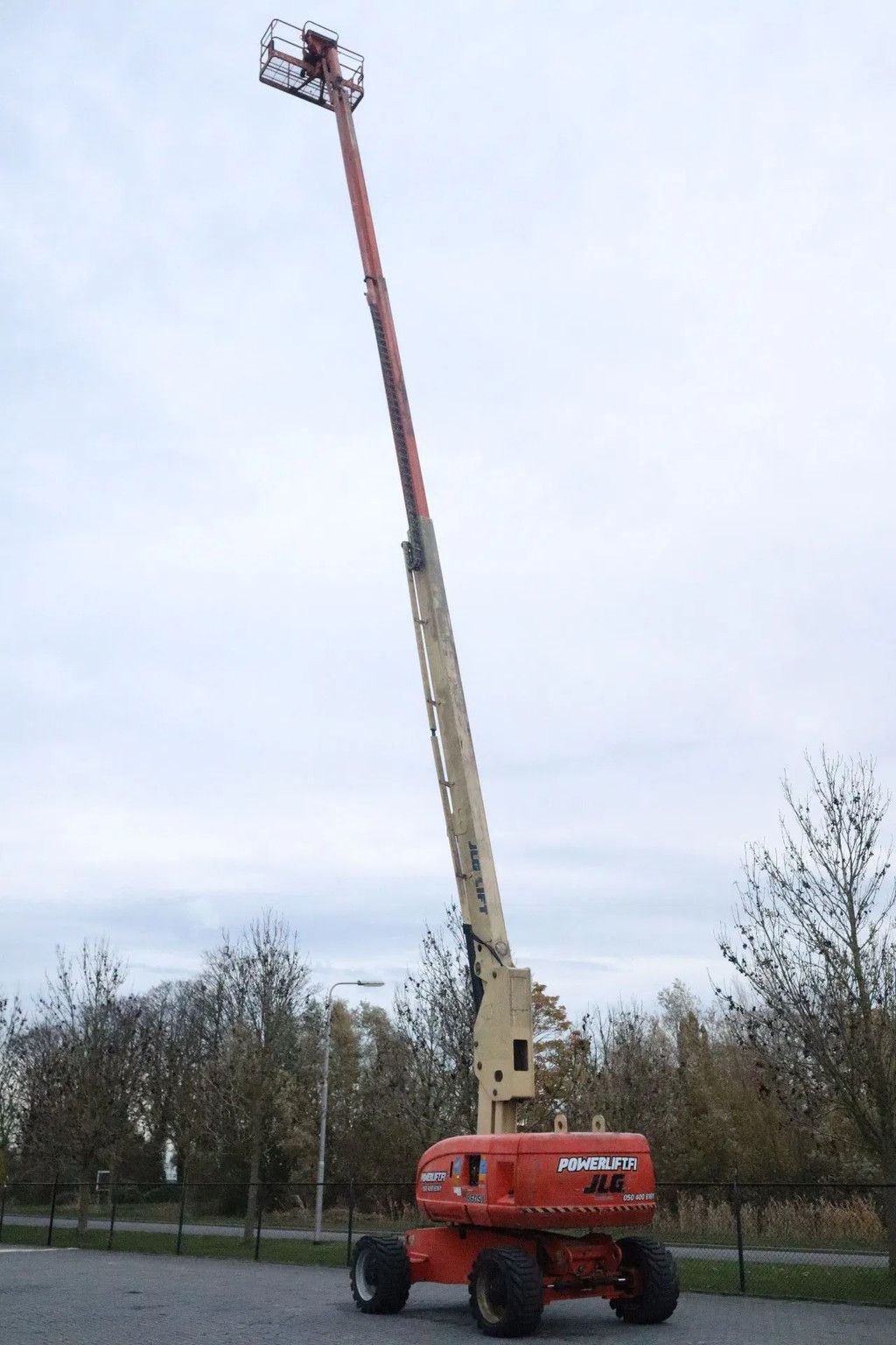 JLG 860 SJ | 28 METER | 230 KG