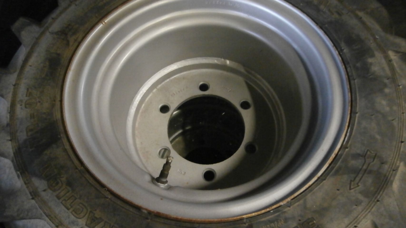 Banden Pirelly TM 700 480-70R24 € 1100,00