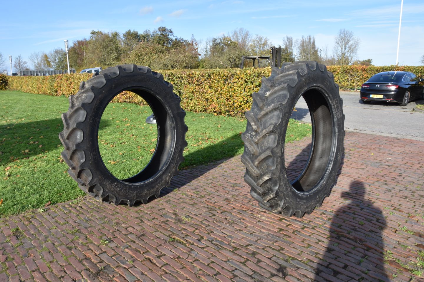 BKT 320/85R38