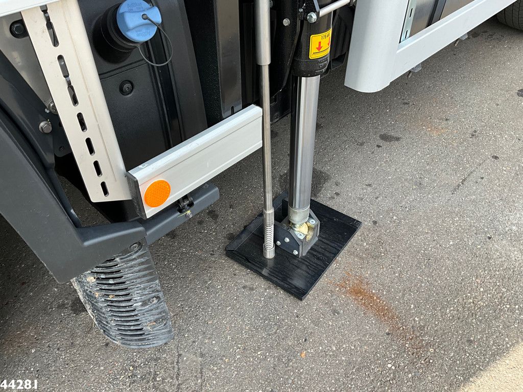 DAF FAN XD 340 Euro 6 Hiab 23 Tonmeter laadkraan