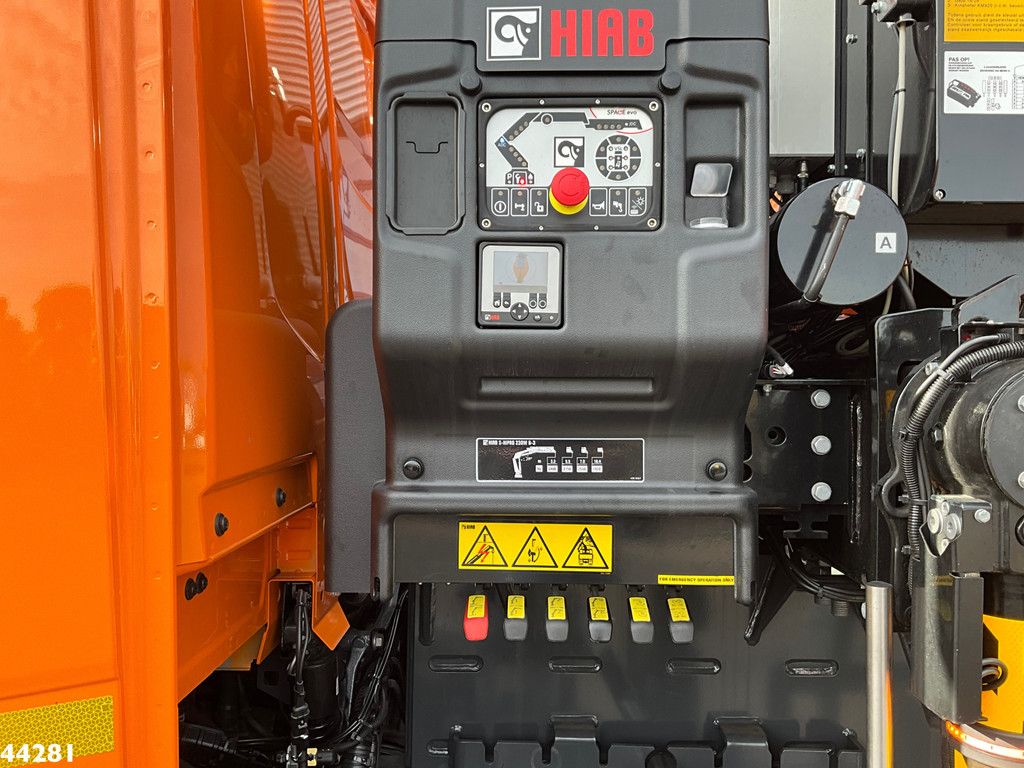 DAF FAN XD 340 Euro 6 Hiab 23 Tonmeter laadkraan