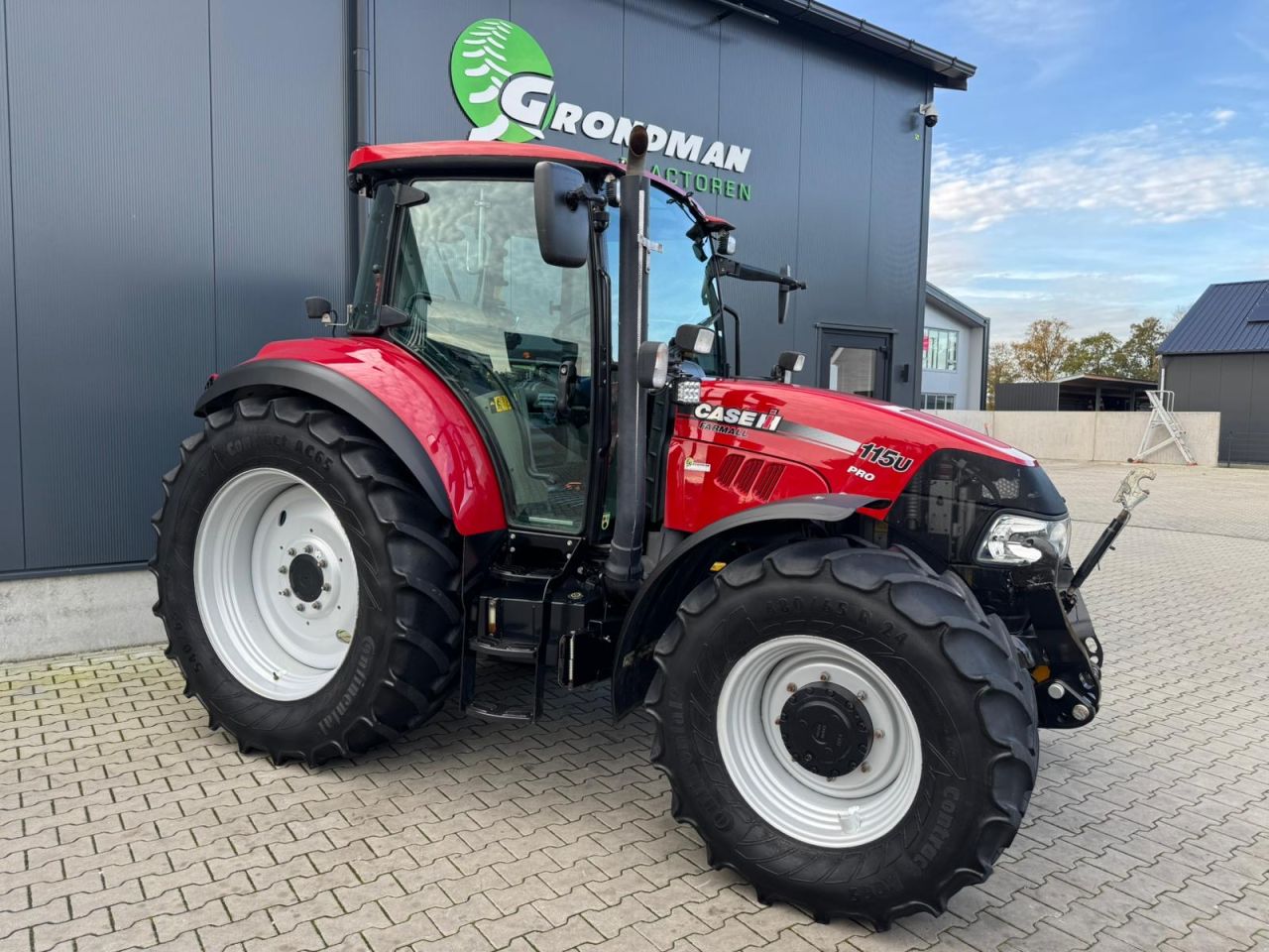 Case Farmall 115U Pro