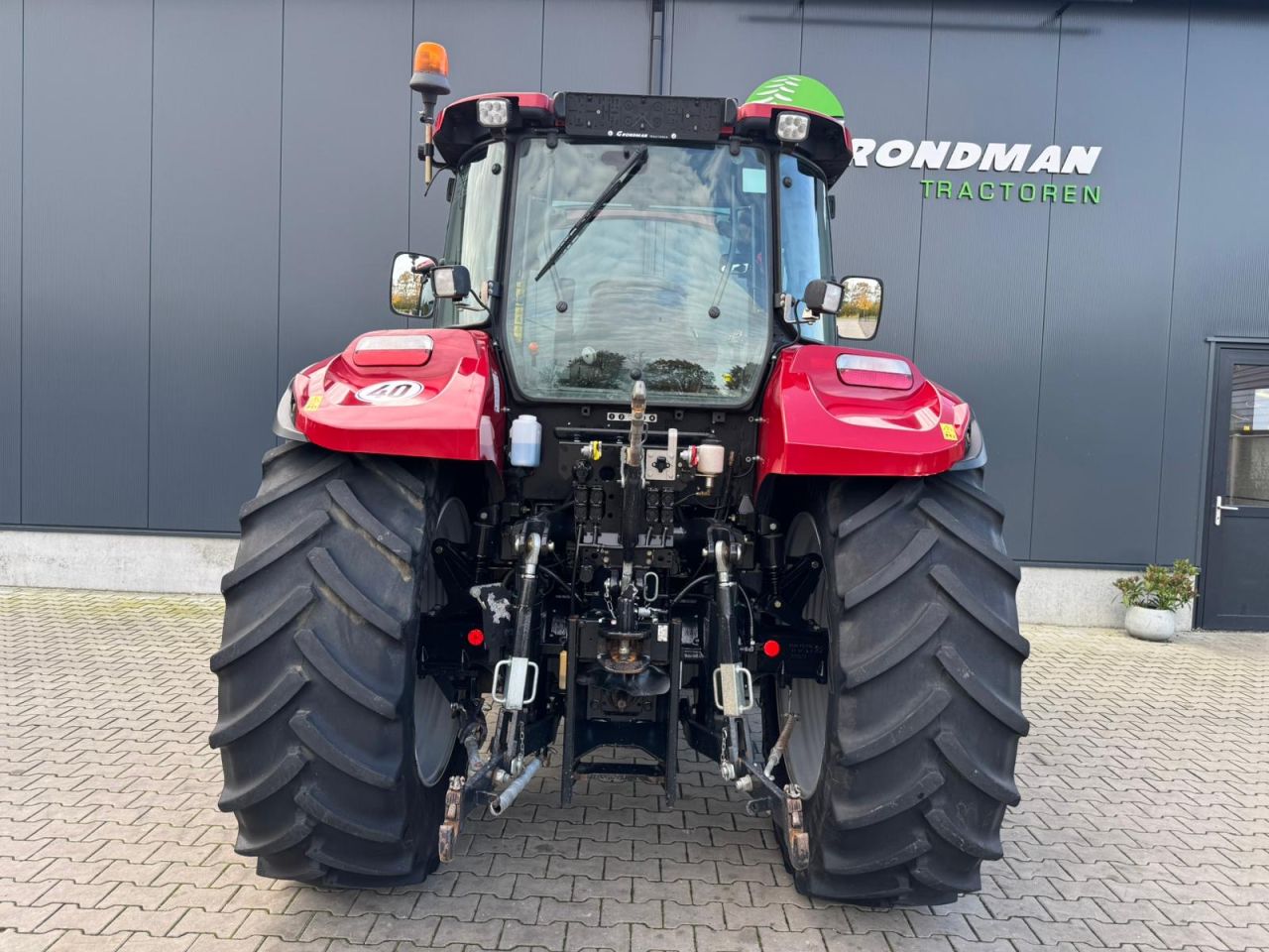 Case Farmall 115U Pro