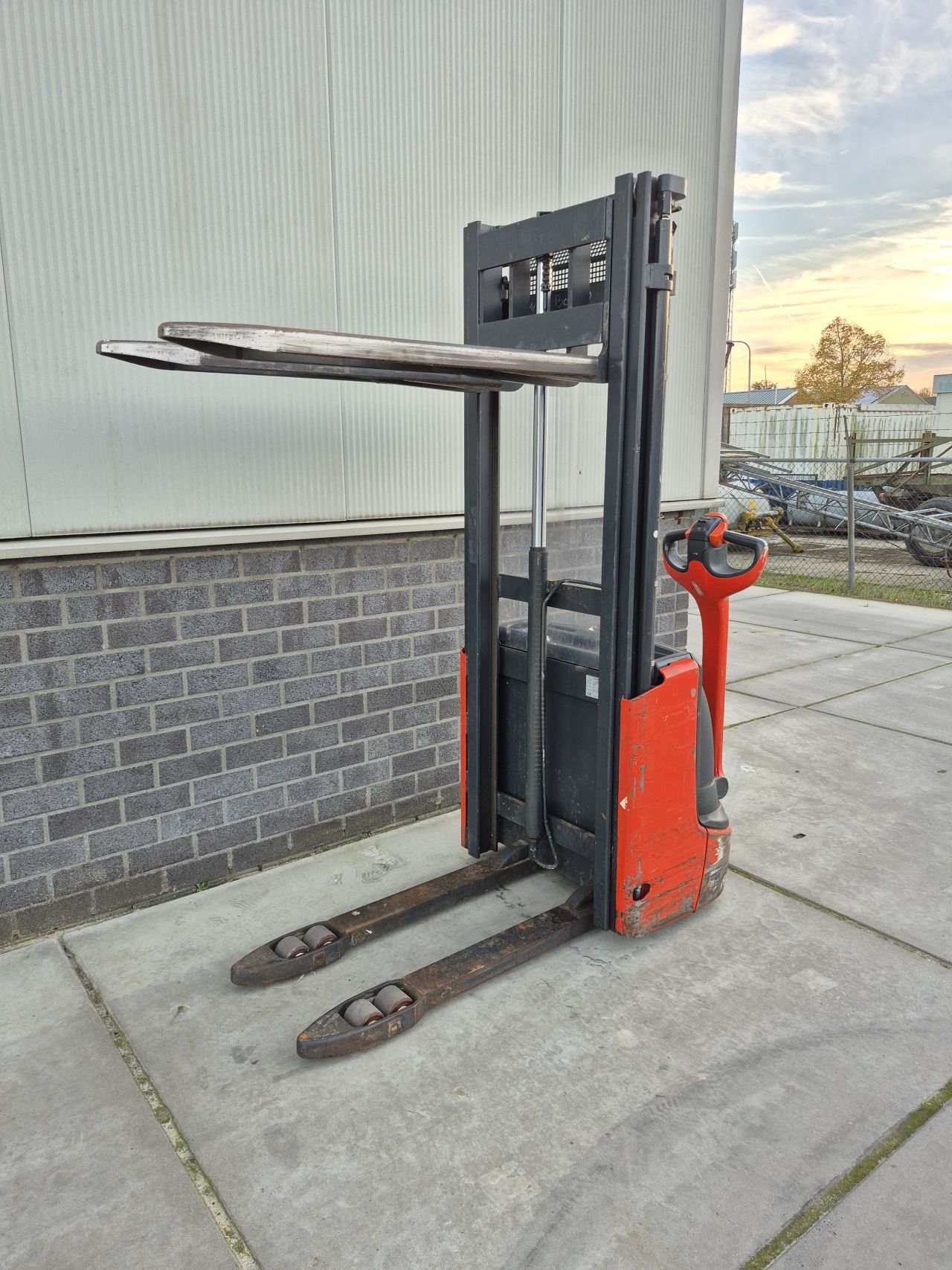 Linde L12 bj 2011 duplo freelift 3.400 mm accu bj 2019