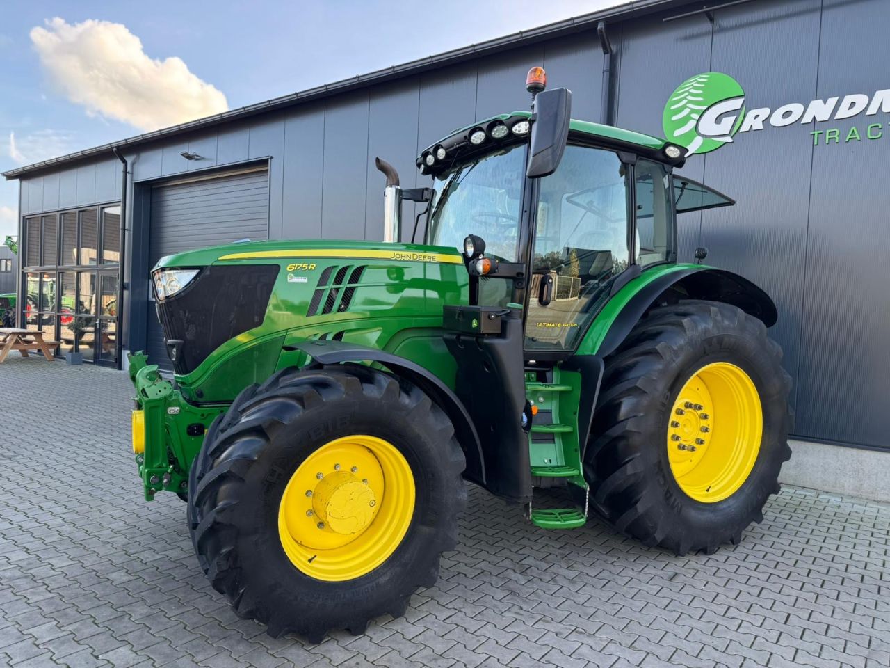 John Deere 6175R Ultimate Edition