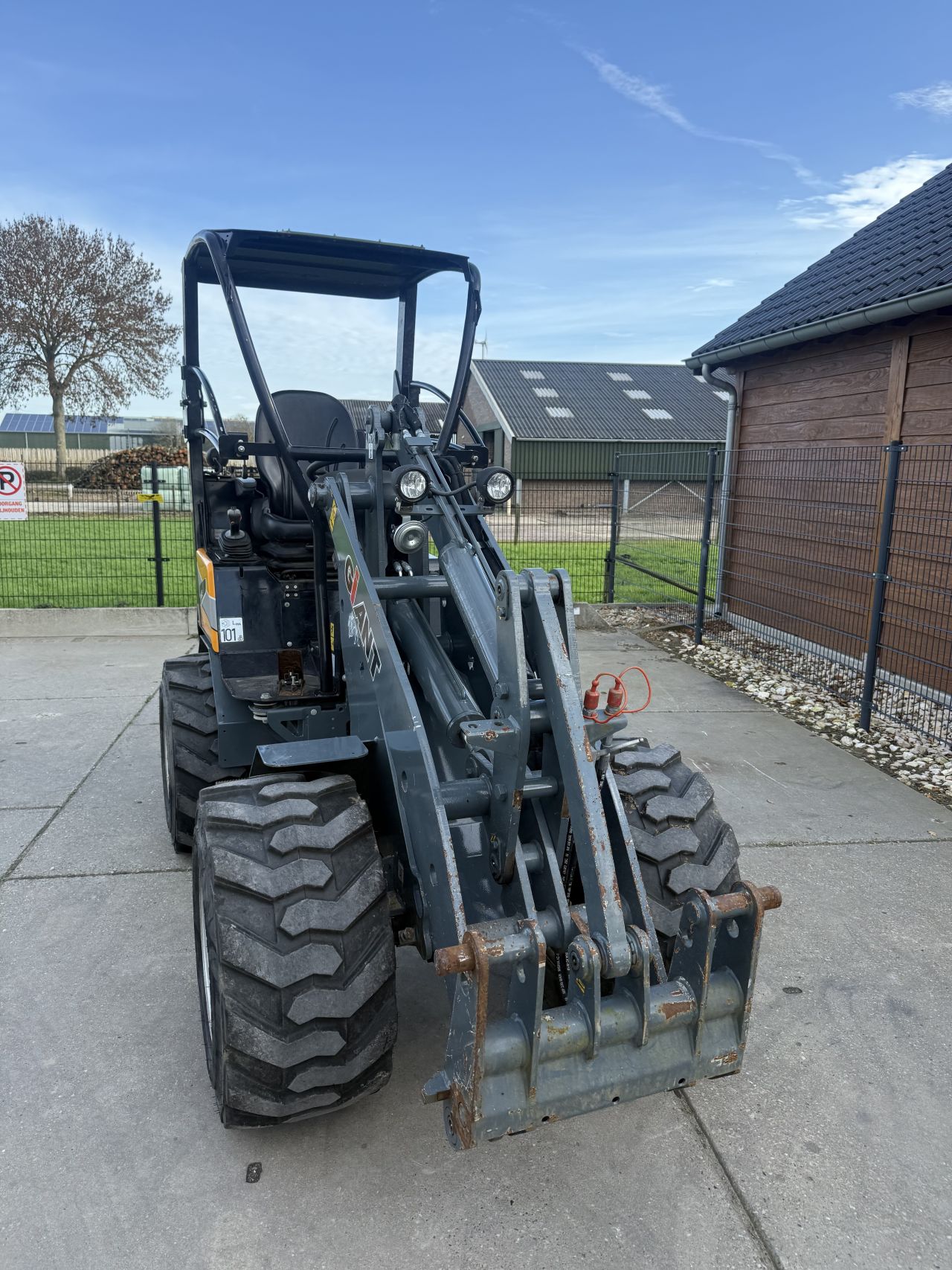 Giant g2200 HD ( 240 uur )