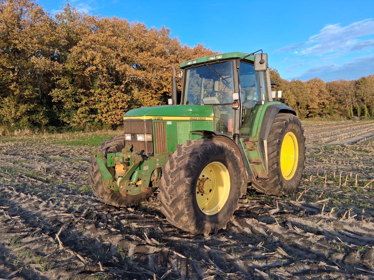 John deere 6810