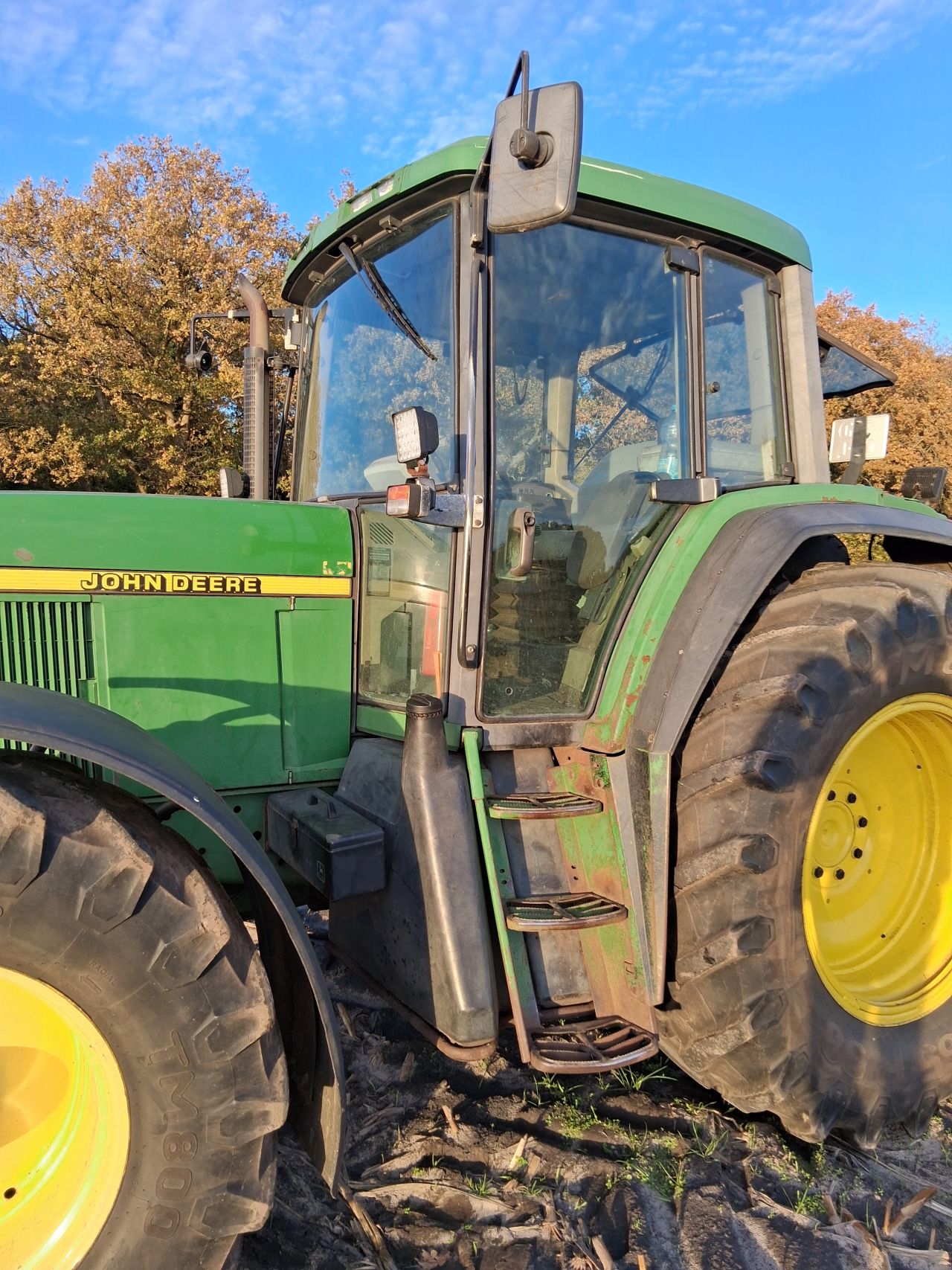 John deere 6810