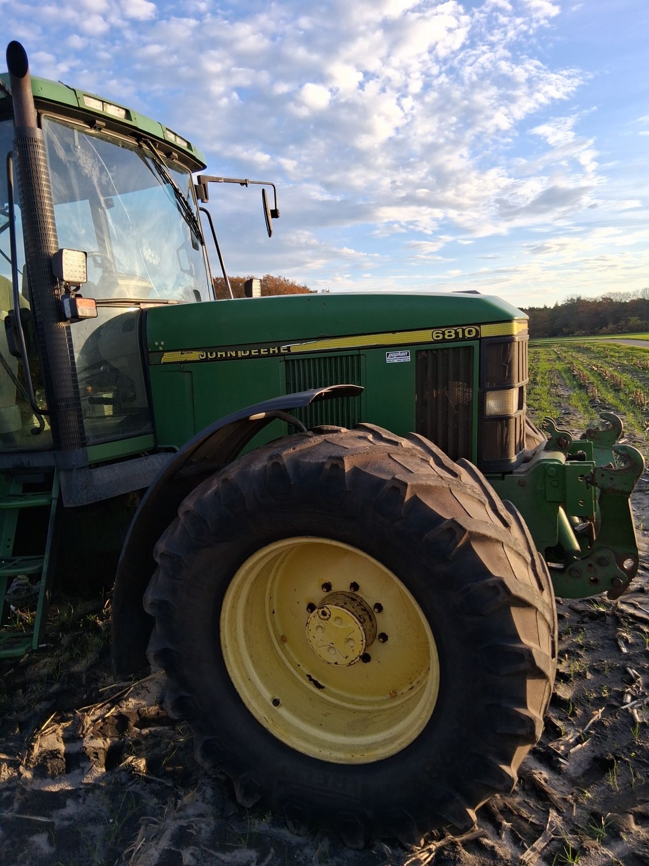 John deere 6810