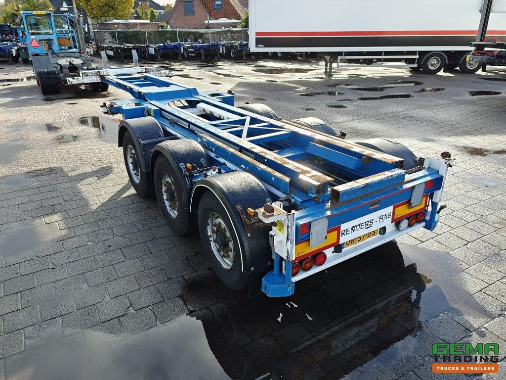 Renders-has Euro 800 3-axle BPW - Lift axle - Disc brakes - All connections
