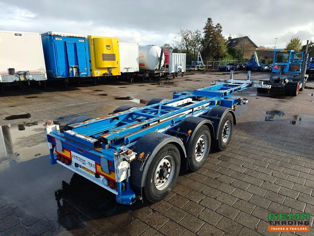 Renders-has Euro 800 3-axle BPW - Lift axle - Disc brakes - All connections