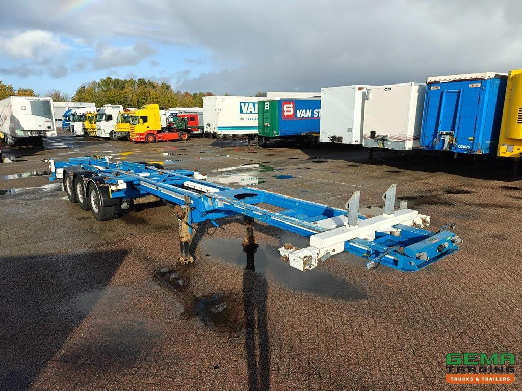 Renders-has Euro 800 3-axle BPW - Lift axle - Disc brakes - All connections