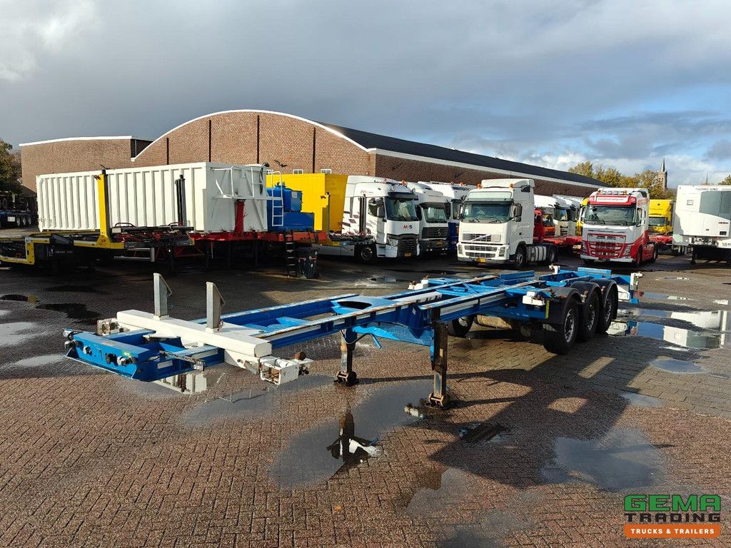 Renders-has Euro 800 3-axle BPW - Lift axle - Disc brakes - All connections