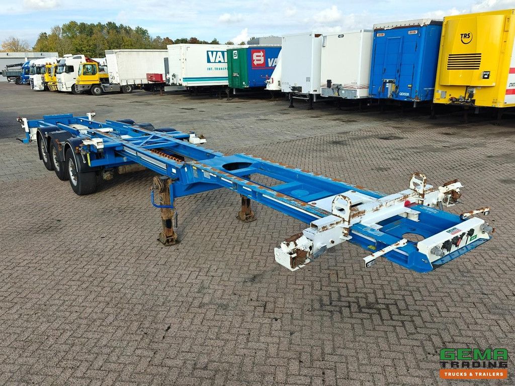 Renders-has Euro 800 3-axle BPW - Lift axle - Disc brakes - All connections