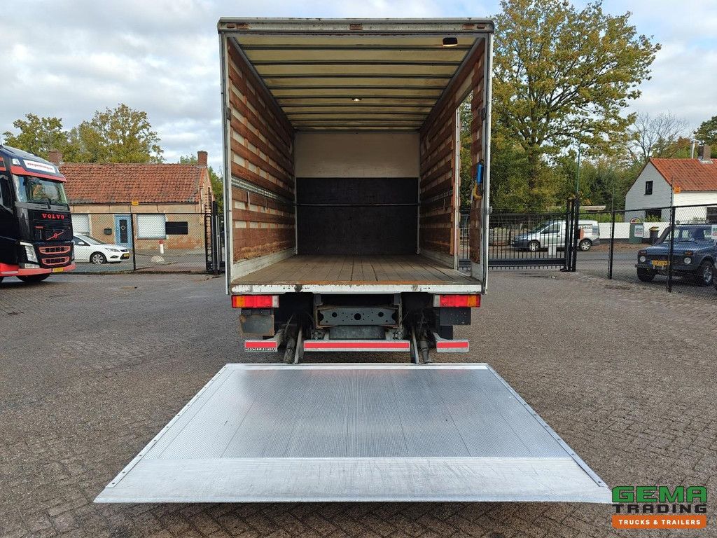 Iveco Eurocargo 120E18 4x2 Daycab Euro 5 - Manual transmission - Closed box 5m - Tail lift 2000KG - 05/2026 MOT