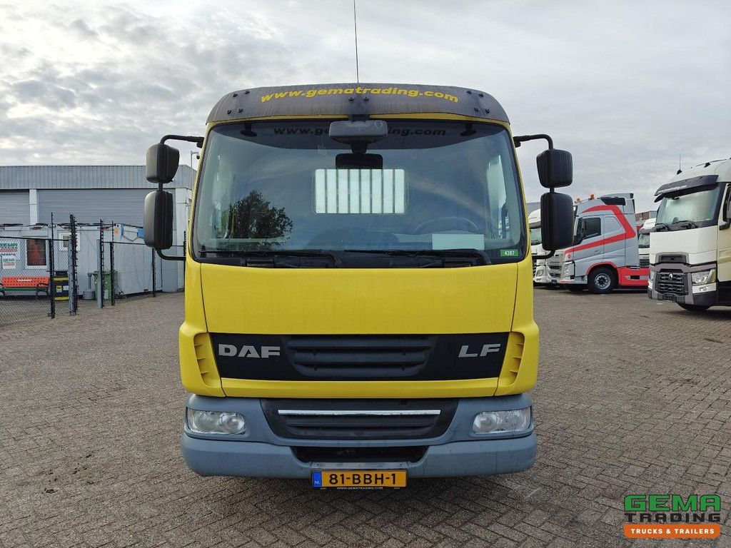 DAF LF 45.210 4x2 Daycab Euro5 EEV K - Veldhuizen Loading ramp 8.25m - Loading ramps - Floor height 93cm - 03/2026 MOT