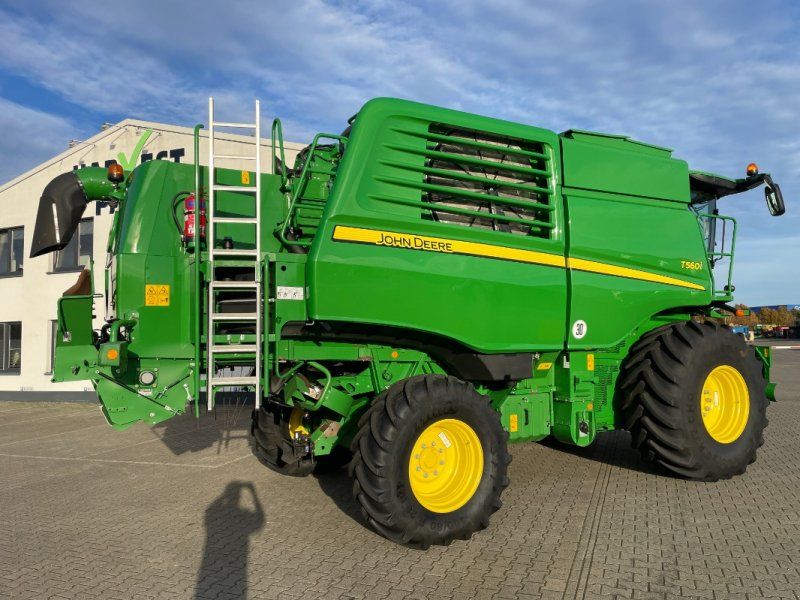 John Deere T560I