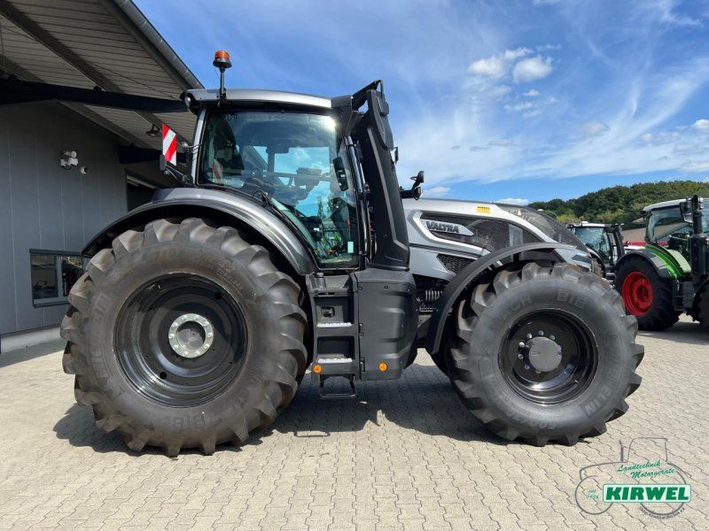 Valtra Q 305