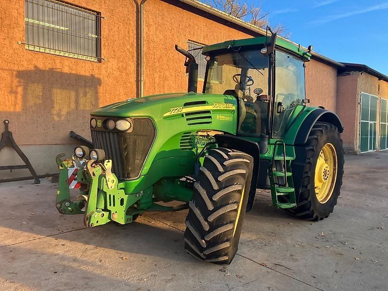 John Deere 7720