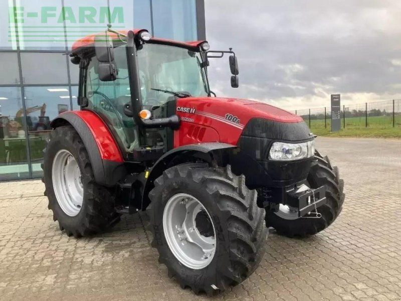 Case IH farmall 100a