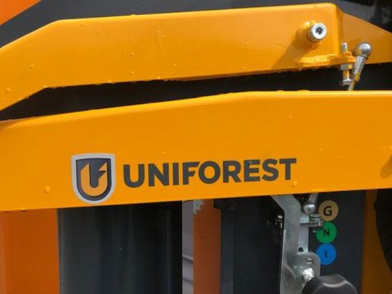 Uniforest Titanium 27CD Zapfwelle 26to