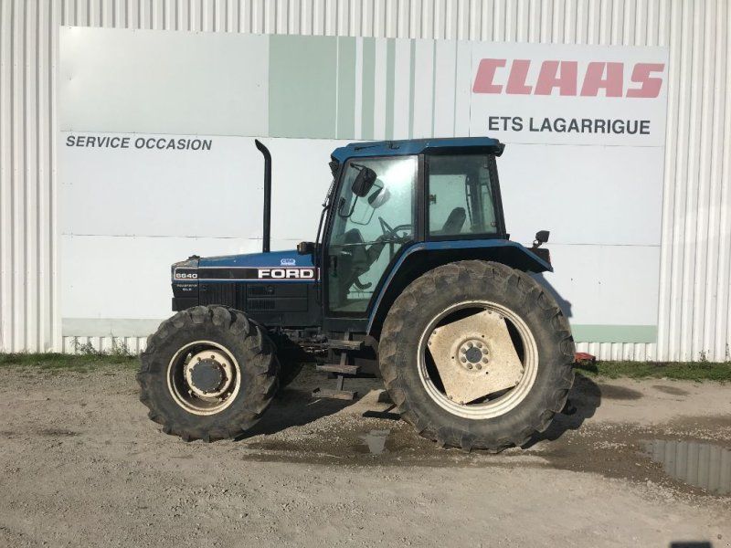New Holland 6640