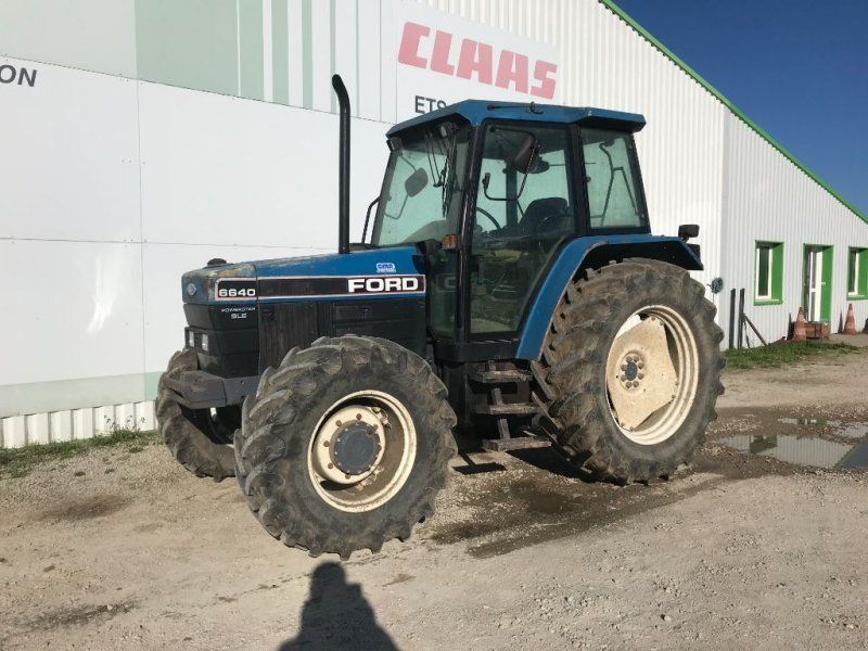 New Holland 6640