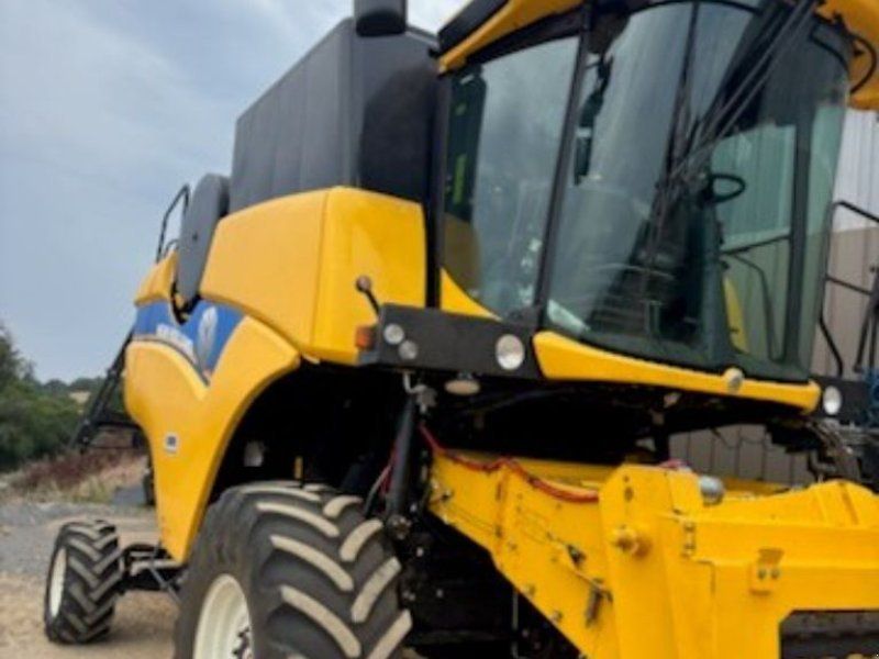 New Holland CX 5090 ETROITE HILLSIDE