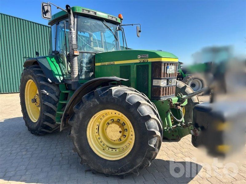 John Deere 7810