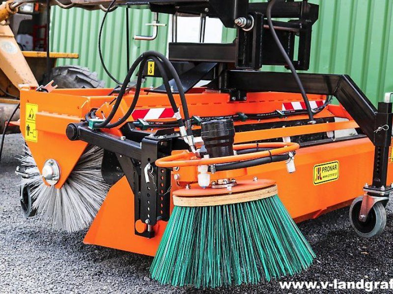 Pronar ZM 2000 2m + Seitenbesen