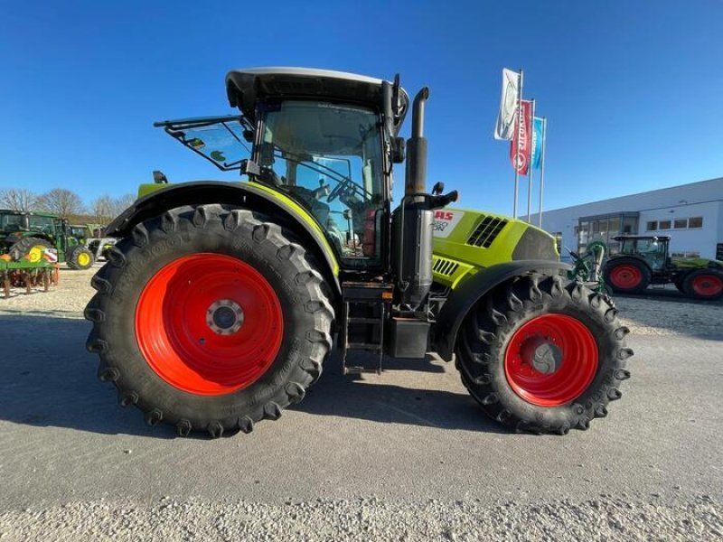 Claas Arion 650