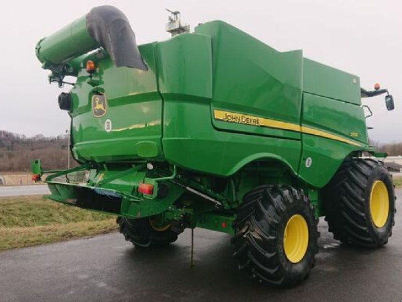 John Deere S670