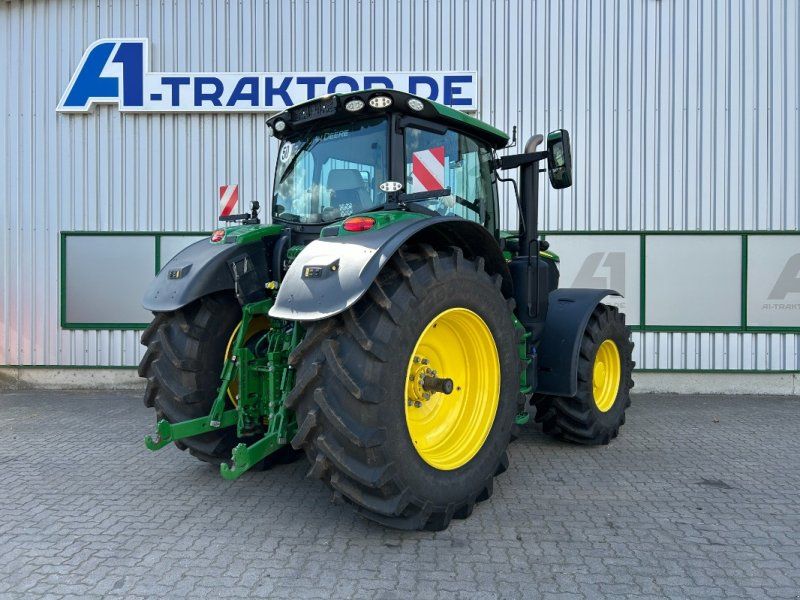 John Deere 6R 215
