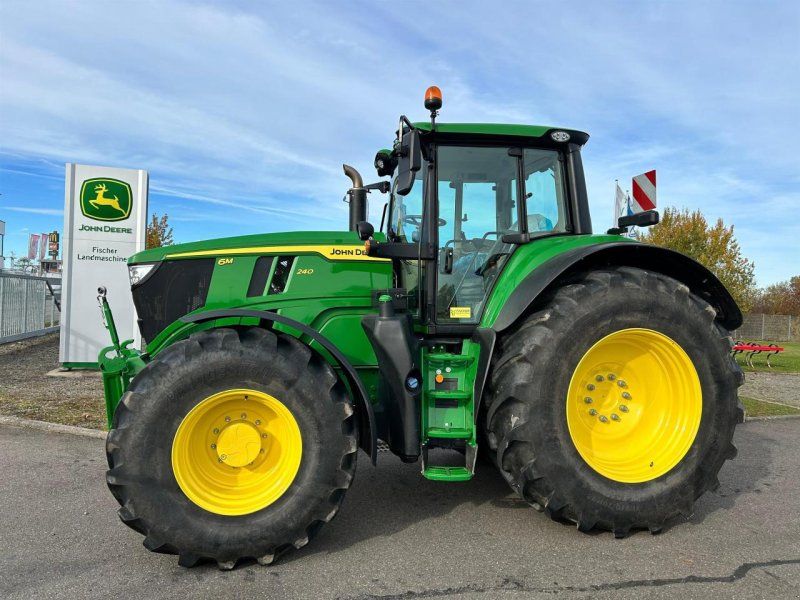John Deere 6M 240