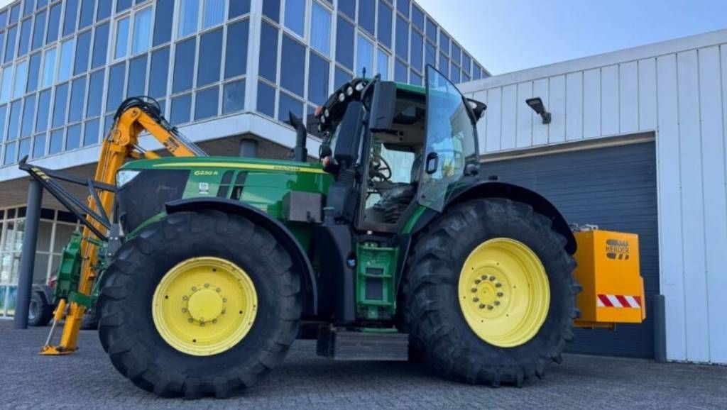 John Deere 6r.230 + Herder MBK512LSH maaiarm 6 R