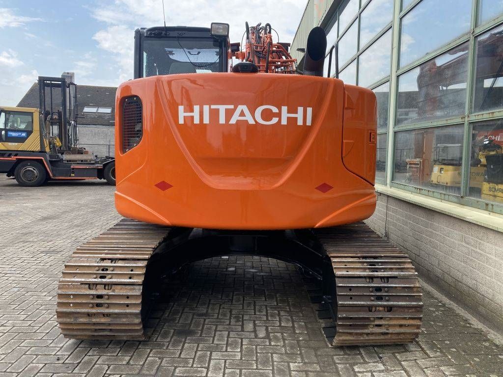 Hitachi ZX 135 US 5-B