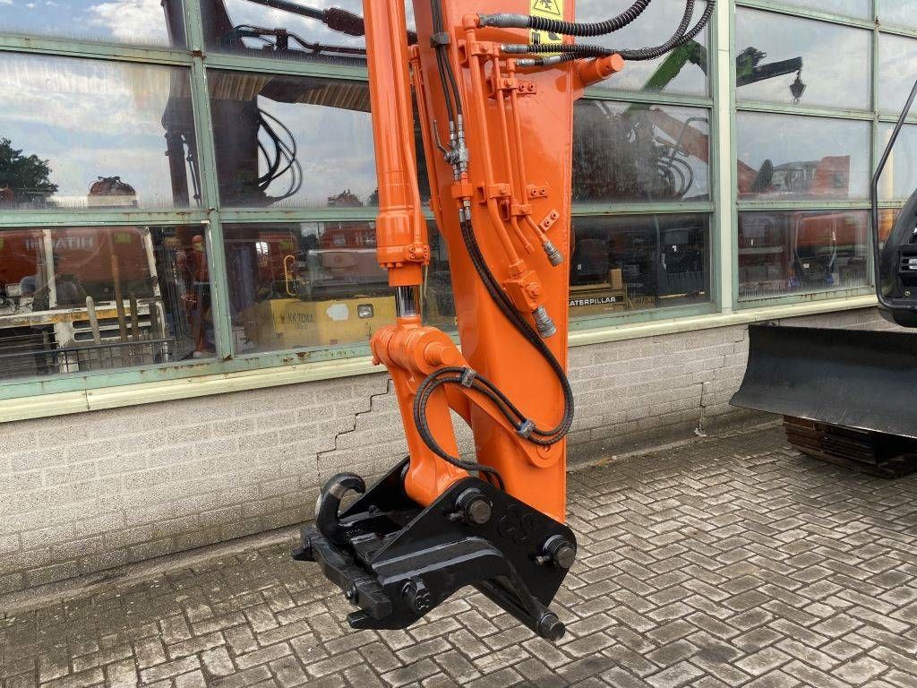 Hitachi ZX 135 US 5-B