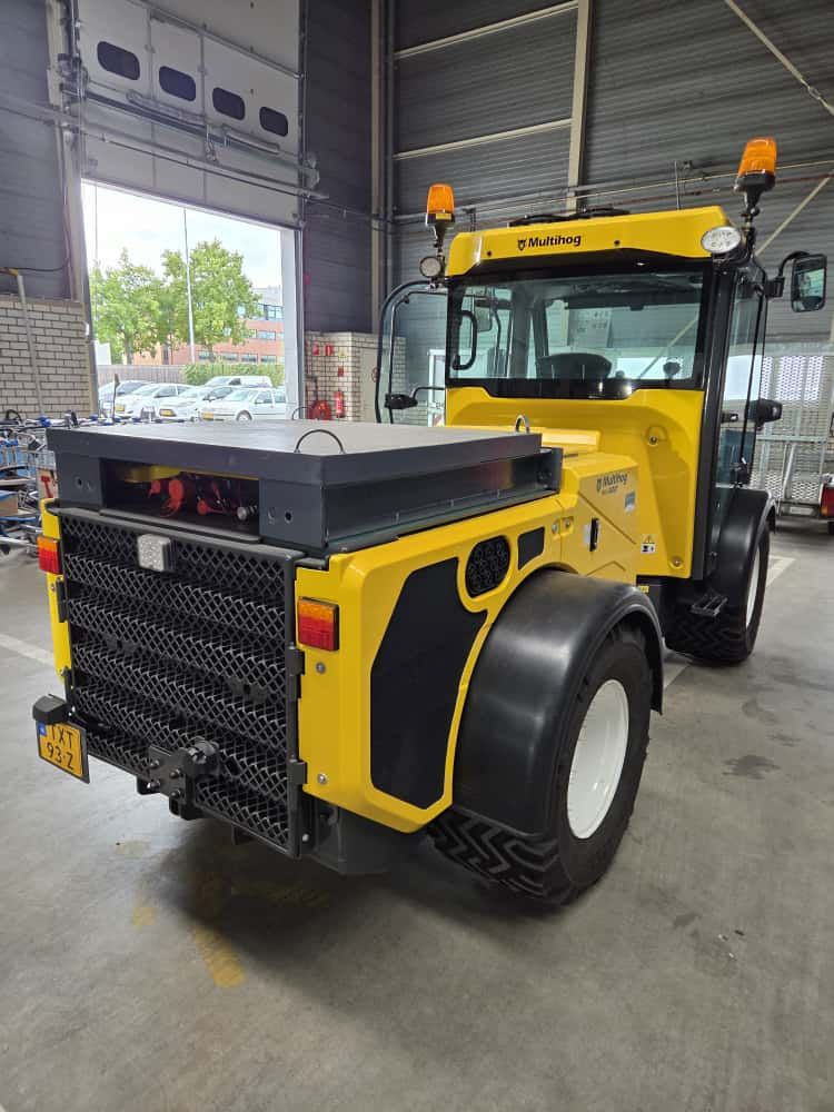 Multihog MX100, incl. hefmast en aanbouwdelen