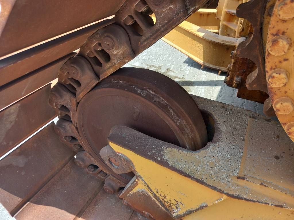 CAT D6R LGP (Abu Dhabi)