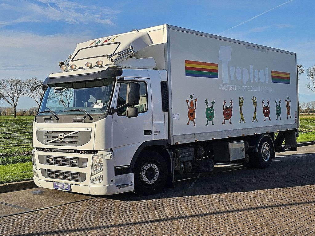 VOLVO FM 11.330 3 seats lift 290tkm