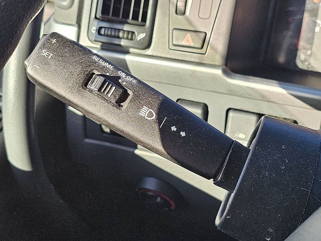 VOLVO FM 11.330 3 seats lift 290tkm