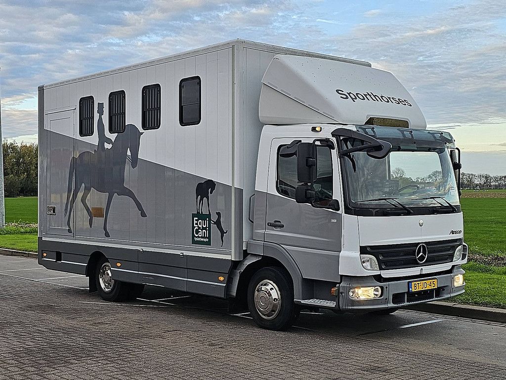 MERCEDES-BENZ ATEGO 818