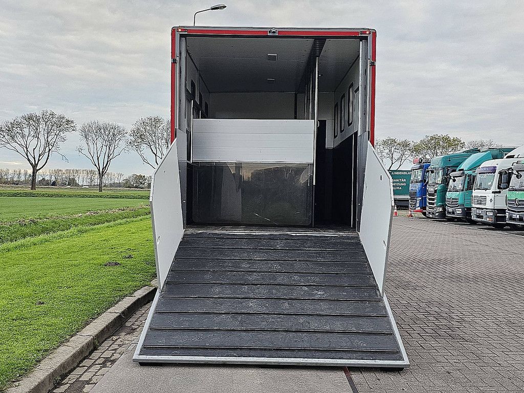 MERCEDES-BENZ ATEGO 818