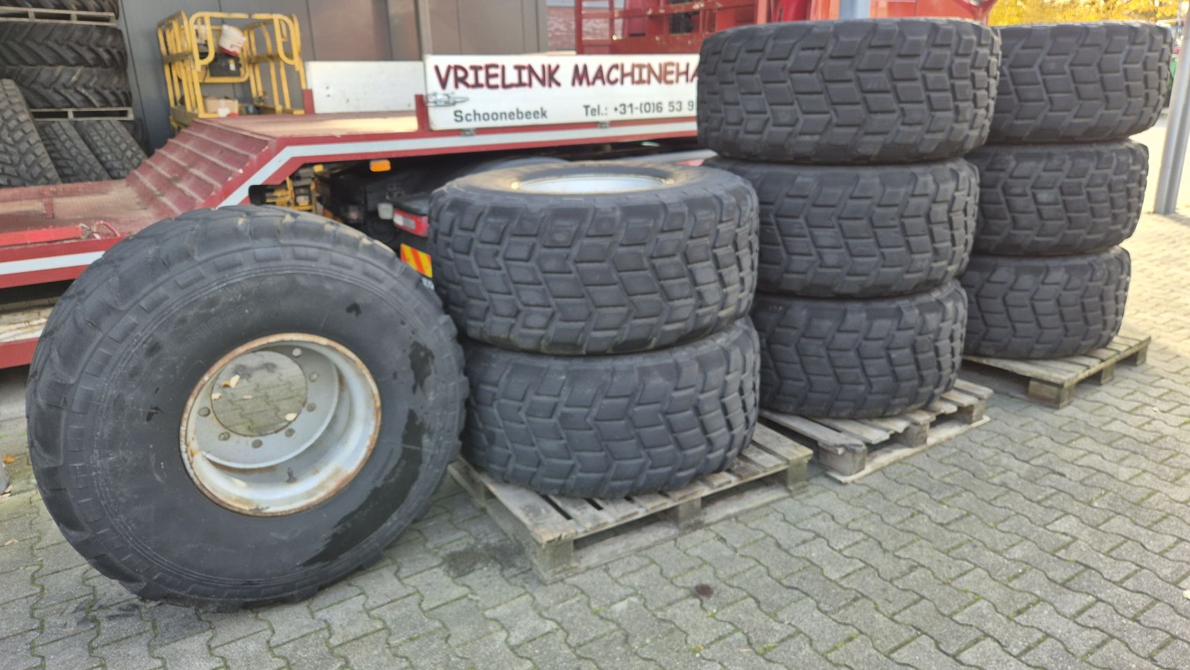 Michelin 525/65R20.5 Michelin XS op 10 gaats velg 20.5R20.5
