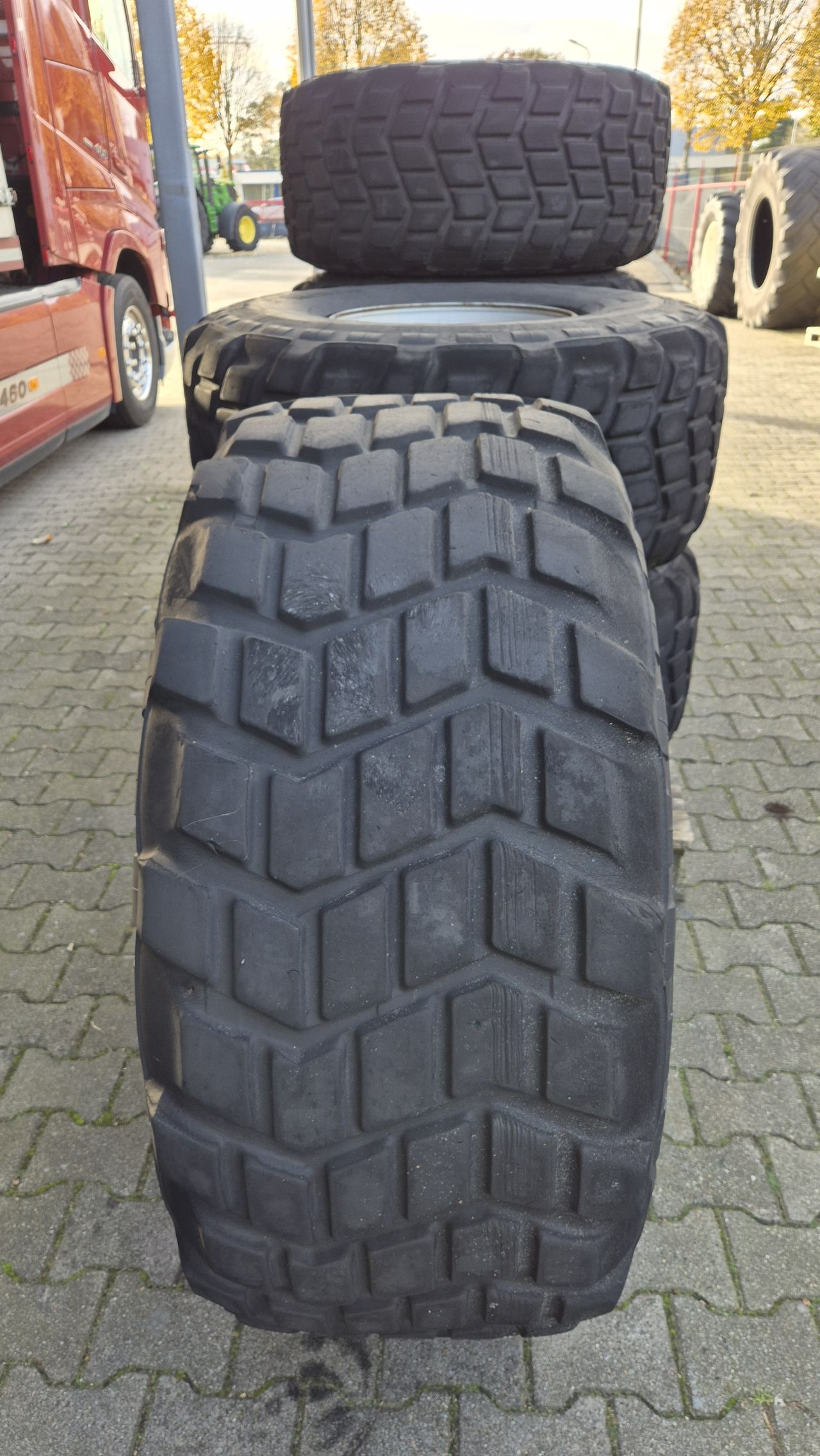 Michelin 525/65R20.5 Michelin XS op 10 gaats velg 20.5R20.5
