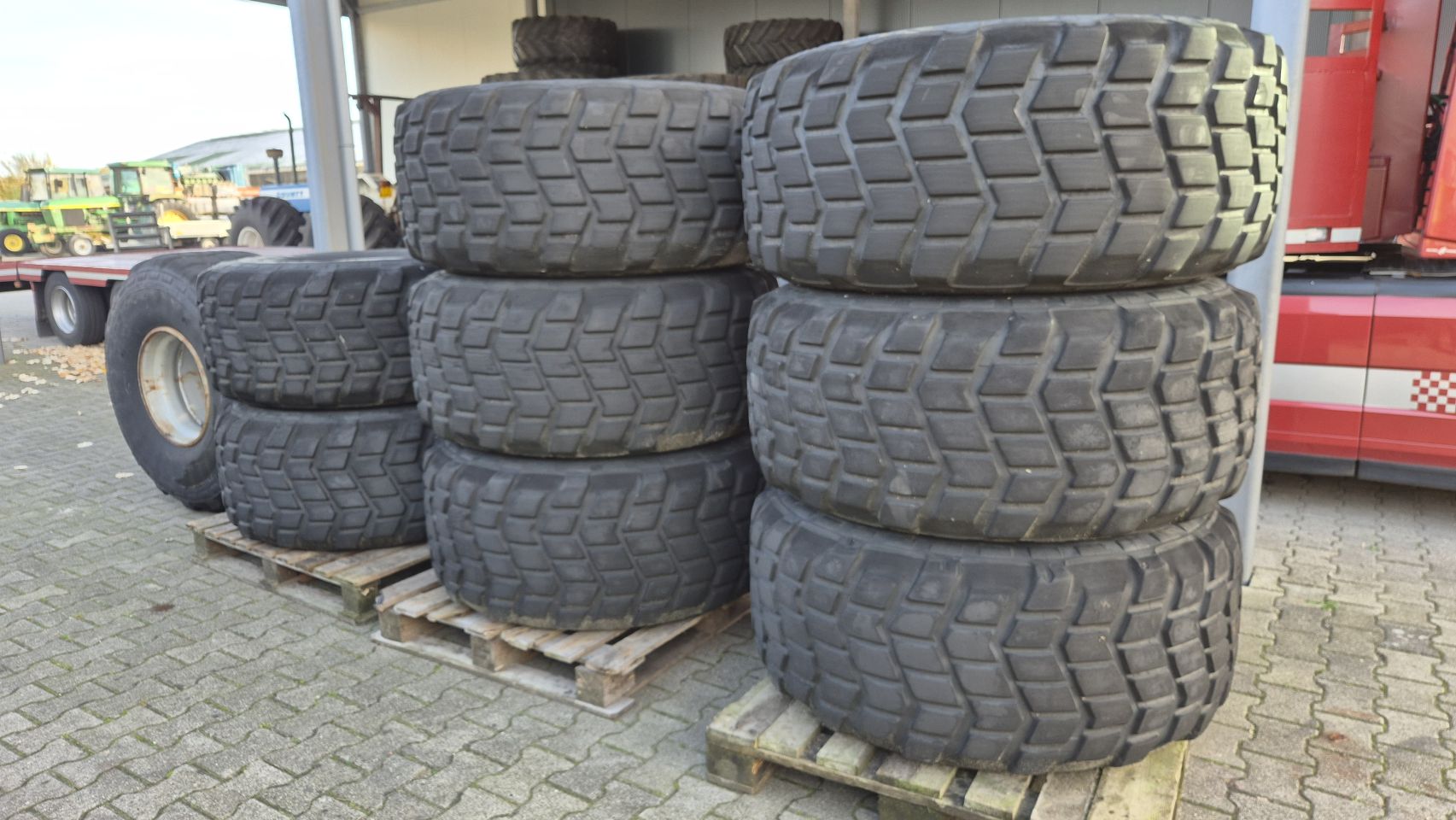 Michelin 525/65R20.5 Michelin XS op 10 gaats velg 20.5R20.5