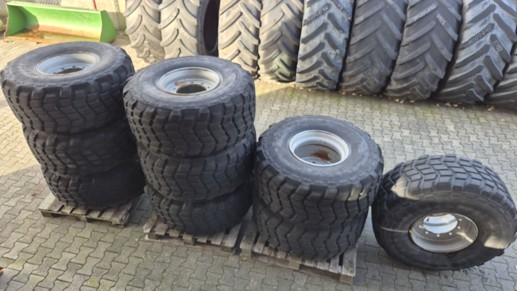 Michelin 525/65R20.5 Michelin XS op 10 gaats velg 20.5R20.5